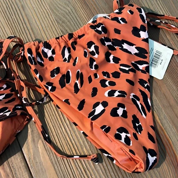 Fabletics NWT Noa Bandeau Top Hi Cut Bikini L - Picture 5 of 5